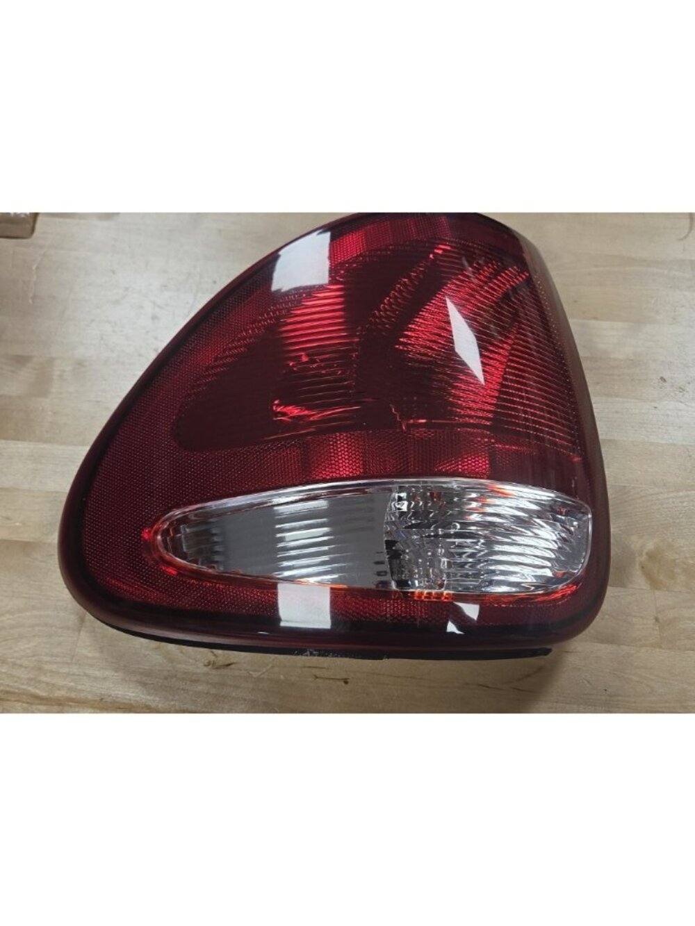 Right Rear Tail Light Assembly Fits 2004-2007 Dodge Caravan Grand Caravan T&C